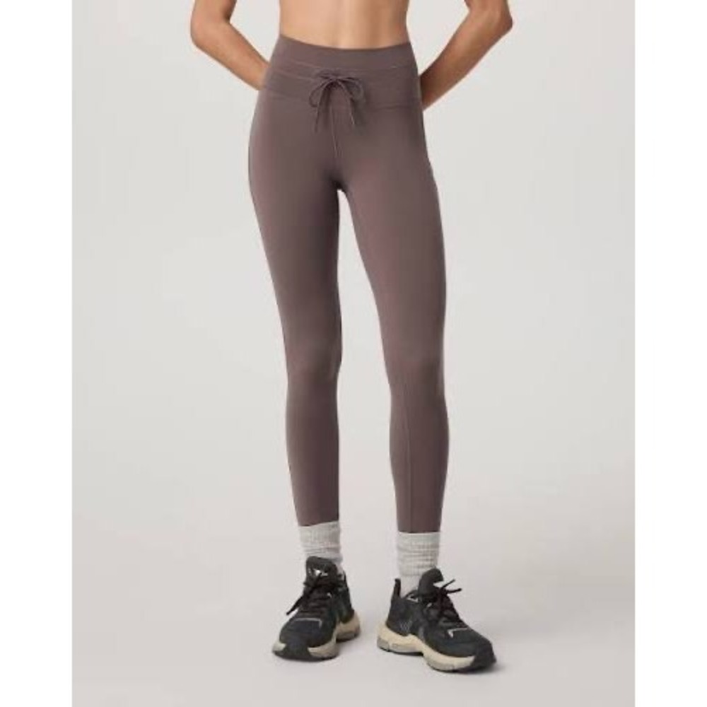 Vuori Daily Form Legging Huckleberry Medium Long New With Tags